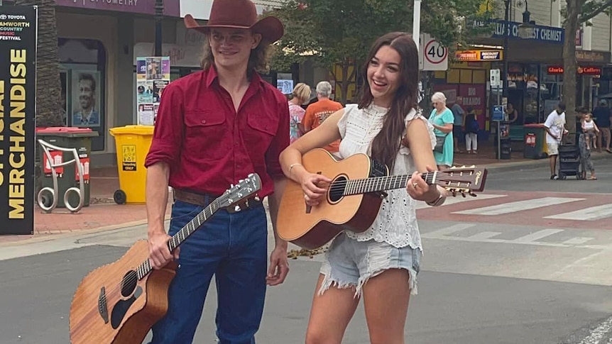 Brisbane buskers came to Tamworth Country Music Festival for success but left with trophy and love