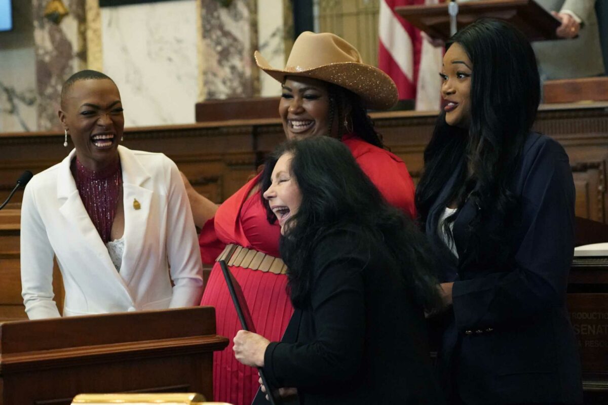 Mississippi lawmakers commend country trio Chapel Hart