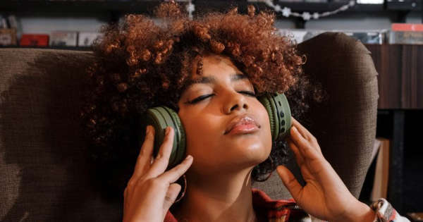 Facing Trouble Falling Asleep? Try Listening To Pop Music